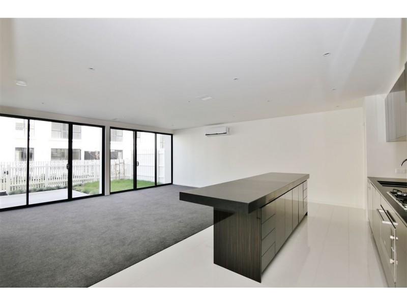 12 Binda Avenue, Springvale VIC 3171