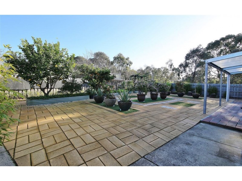 8 Dallimore Court, Noble Park VIC 3174