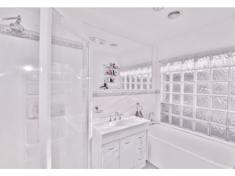 2 Western Way, Narre Warren VIC 3805