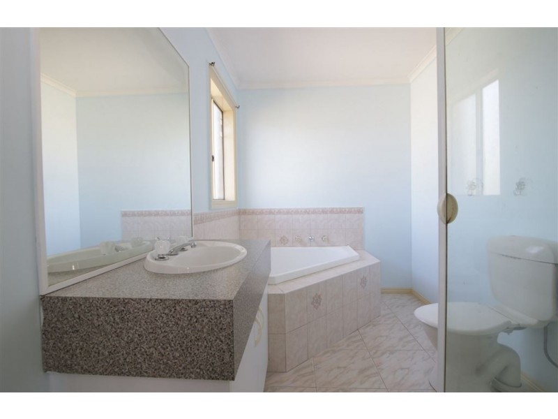 2 Ferguson court, Eumemmerring VIC 3177