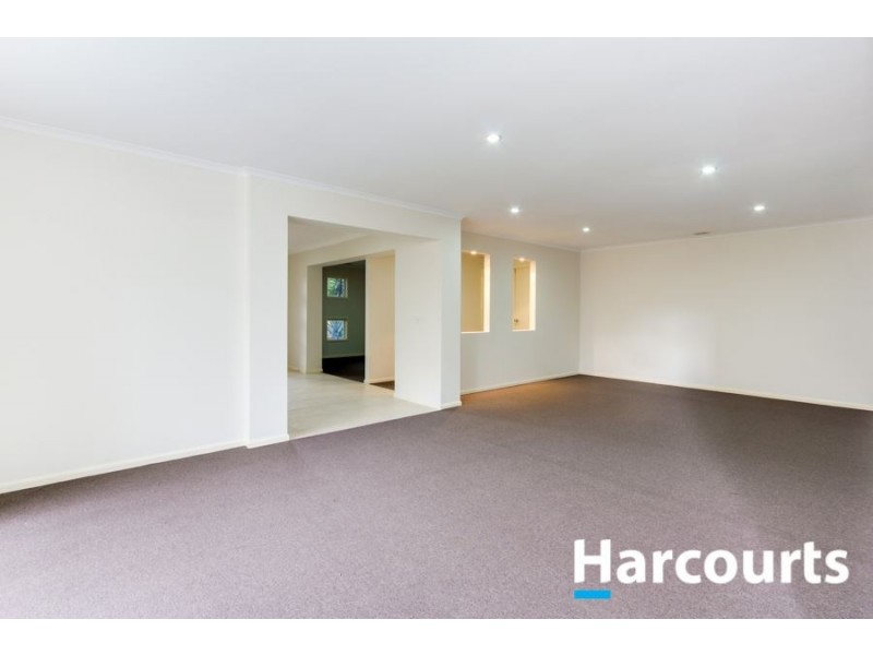 4 Robusta Drive, Cranbourne VIC 3977