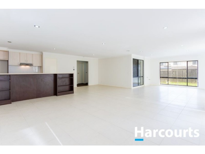 4 Robusta Drive, Cranbourne VIC 3977