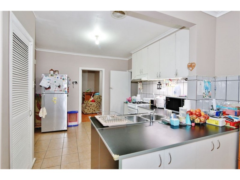 2 Sharon Road, Springvale South VIC 3172