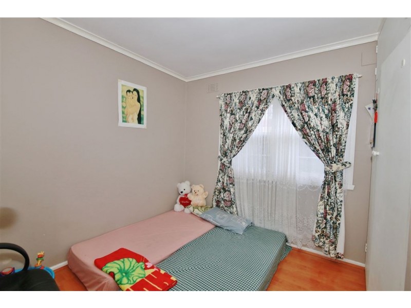 2 Sharon Road, Springvale South VIC 3172