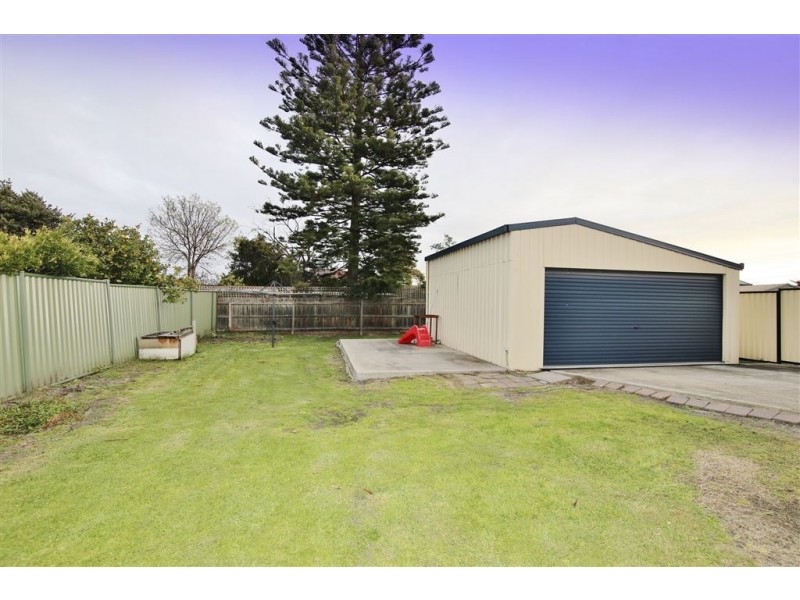 2 Sharon Road, Springvale South VIC 3172