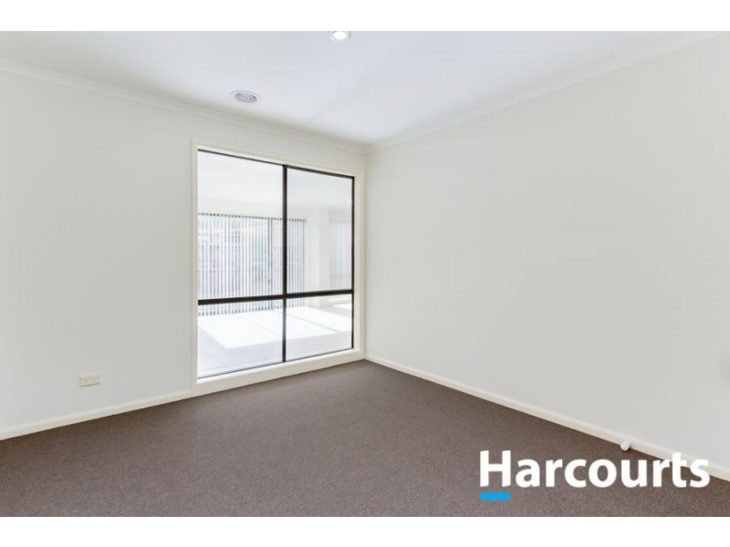 4 Robusta Drive, Cranbourne VIC 3977