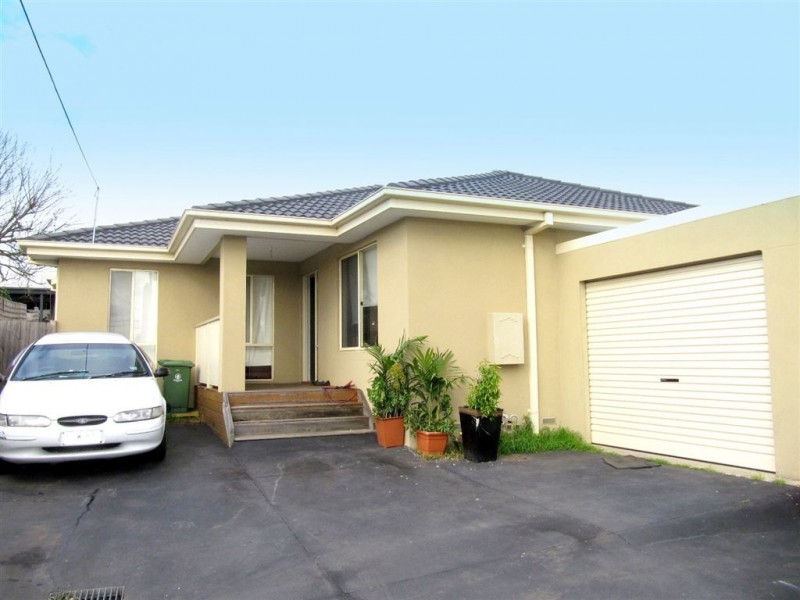 2/73 Benga Avenue, Dandenong VIC 3175