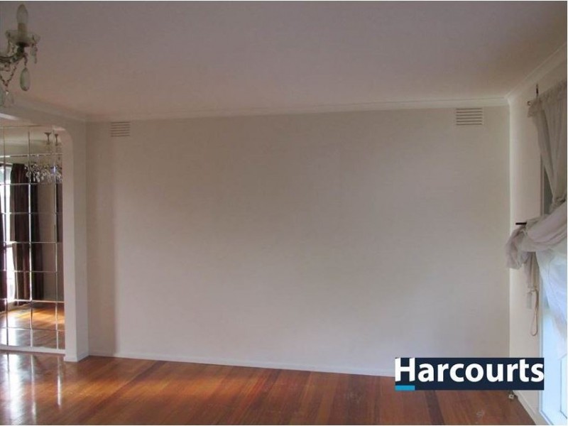 68 Chalcot Drive, Endeavour Hills VIC 3802