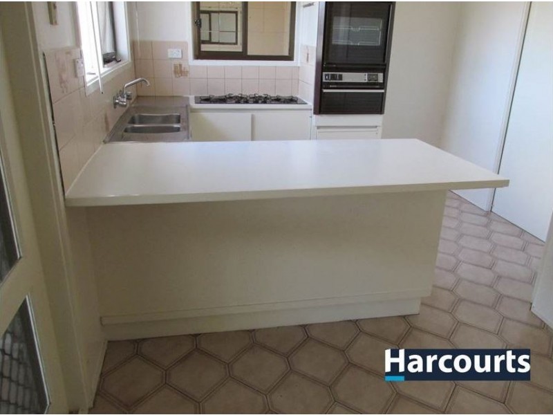 68 Chalcot Drive, Endeavour Hills VIC 3802