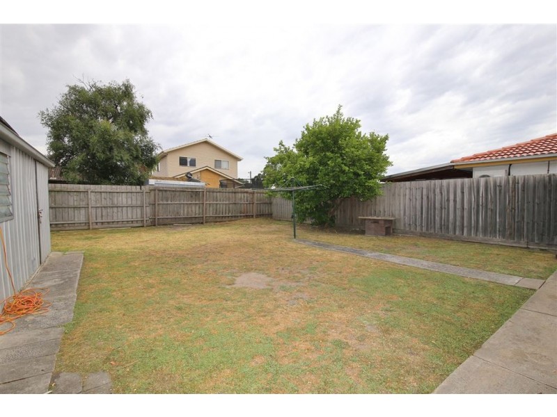 17 Serpentine Road, Keysborough VIC 3173