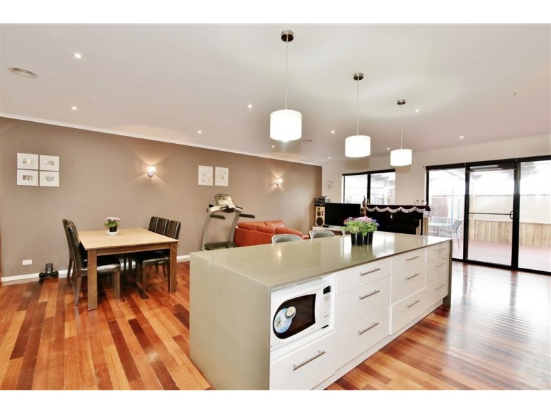 19 Moncur Avenue, Springvale VIC 3171