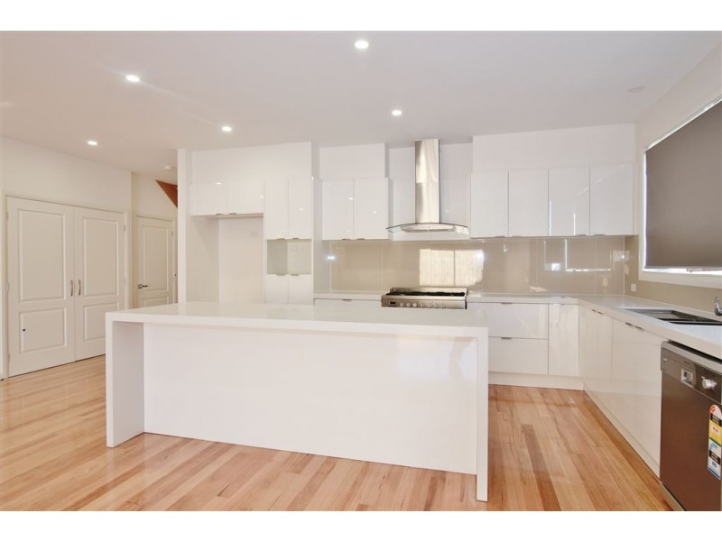 18B Hillcrest Grove, Springvale VIC 3171