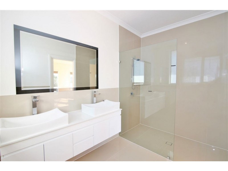 18B Hillcrest Grove, Springvale VIC 3171