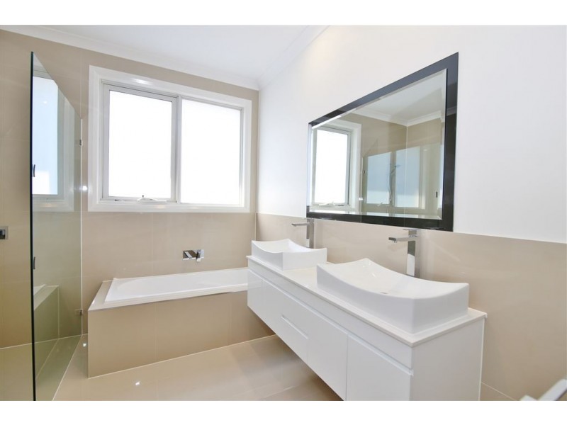 18B Hillcrest Grove, Springvale VIC 3171