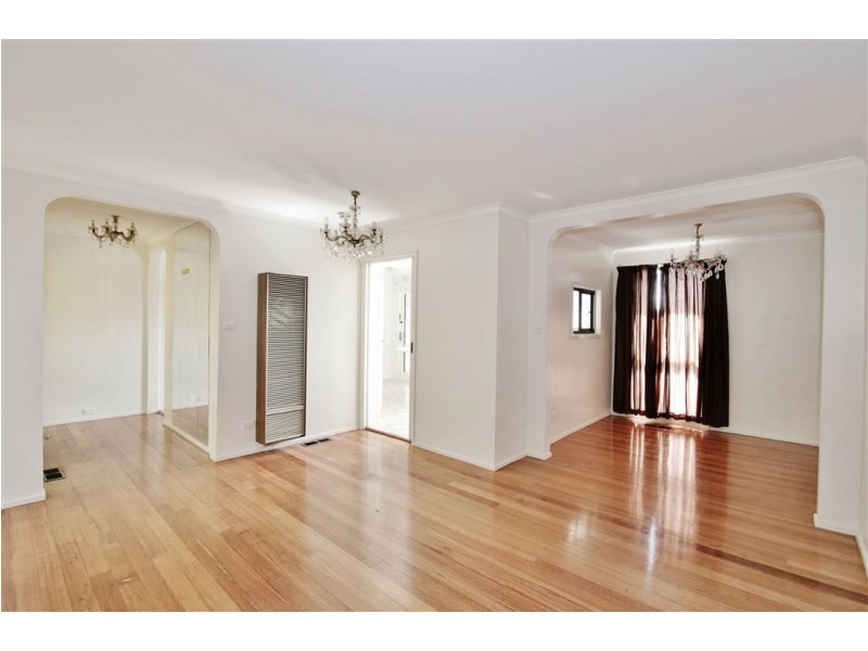 68 Chalcot Drive renew, Endeavour Hills VIC 3802