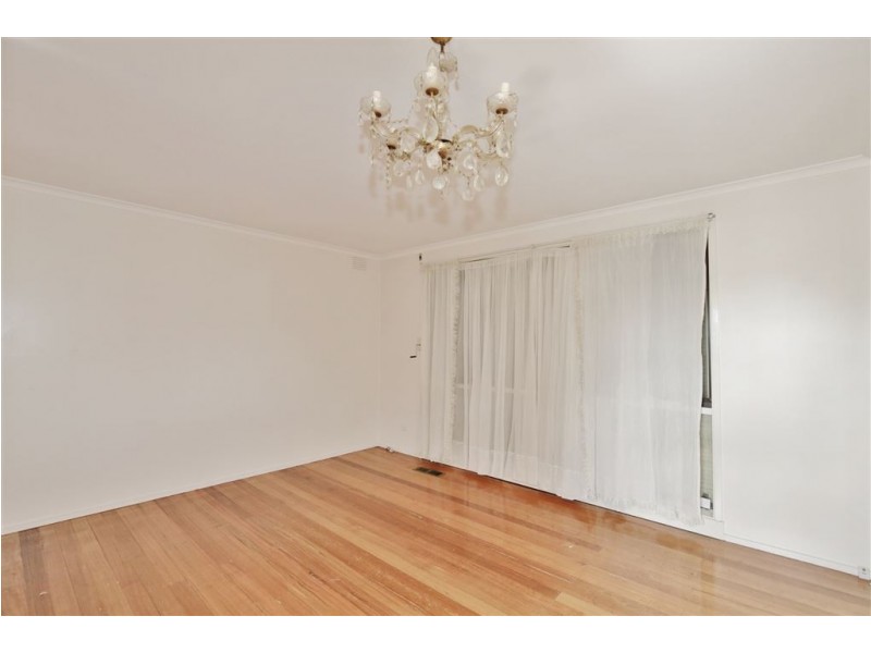 68 Chalcot Drive, Endeavour Hills VIC 3802