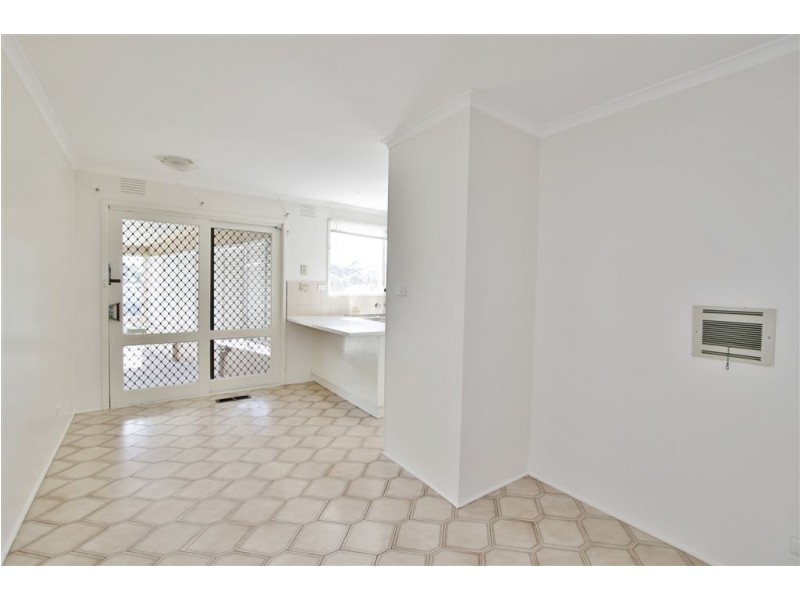68 Chalcot Drive, Endeavour Hills VIC 3802