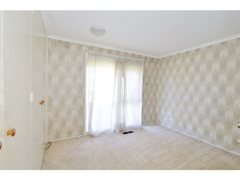 68 Chalcot Drive, Endeavour Hills VIC 3802