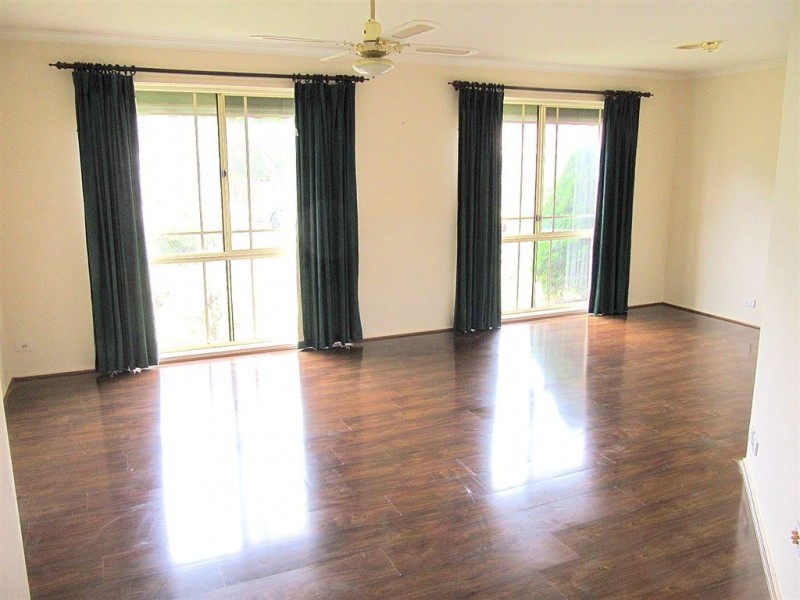 39 Warrenwood Place, Narre Warren VIC 3805