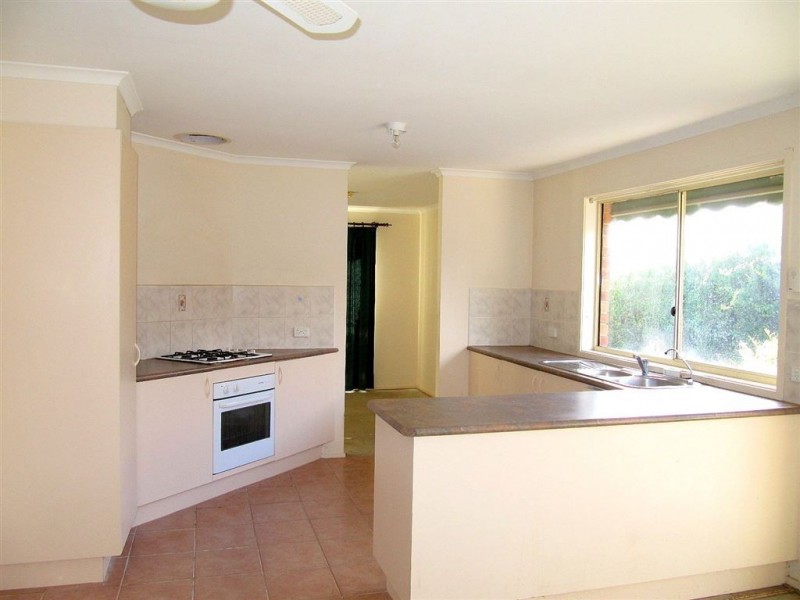 39 Warrenwood Place, Narre Warren VIC 3805