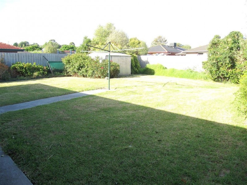 39 Warrenwood Place, Narre Warren VIC 3805