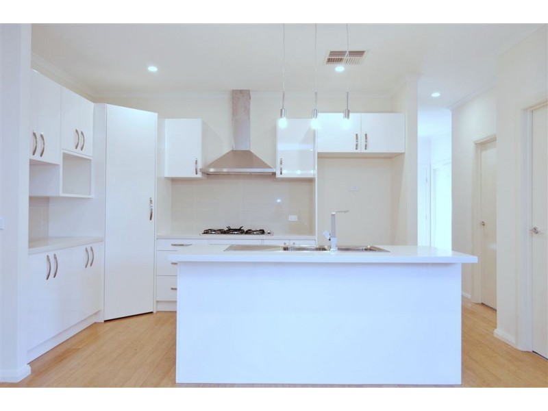 11 Bronwyn Court, Clayton South VIC 3169