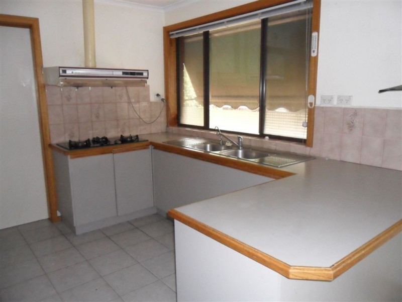 31 St James Avenue, Springvale VIC 3171