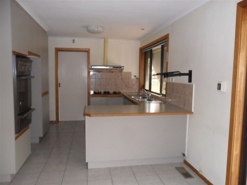 31 St James Avenue, Springvale VIC 3171