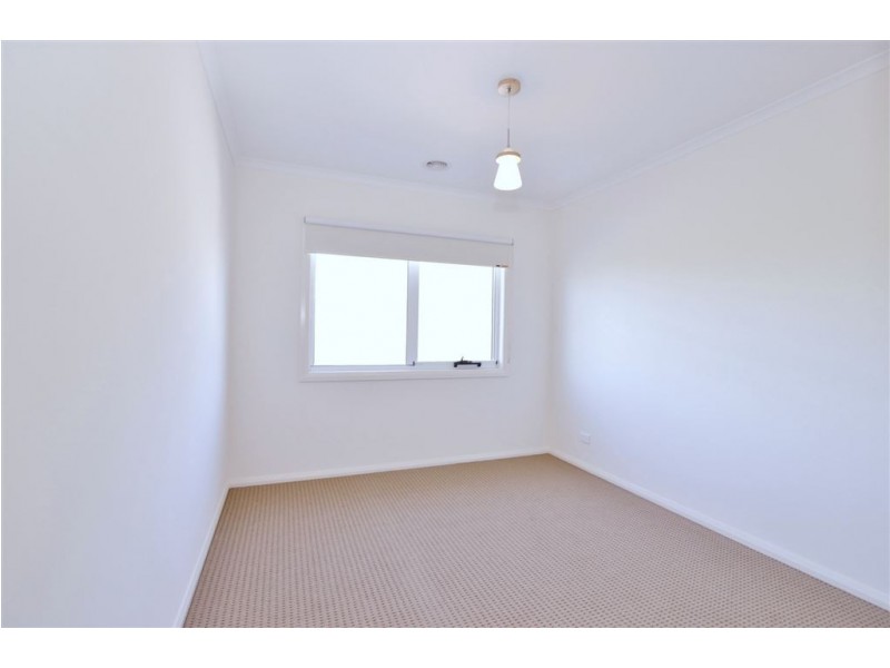 11 Bronwyn Court, Clayton South VIC 3169