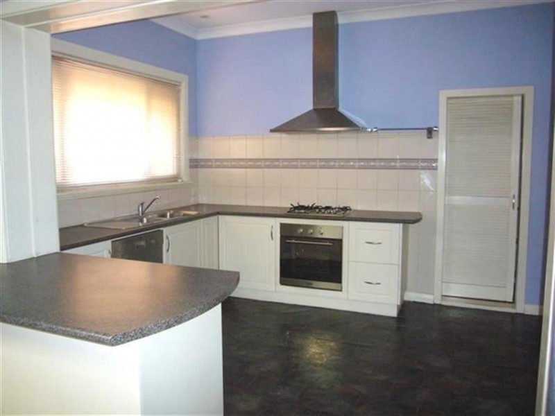 8 Glenview Avenue, Blair Athol SA 5084