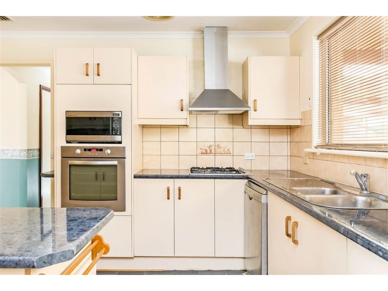 32 Francis Crescent, Salisbury Heights SA 5109