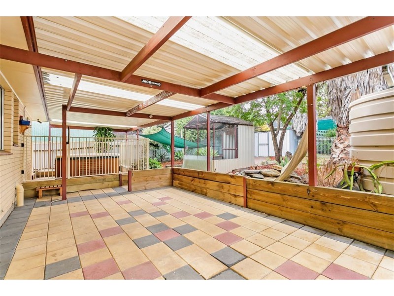 32 Francis Crescent, Salisbury Heights SA 5109
