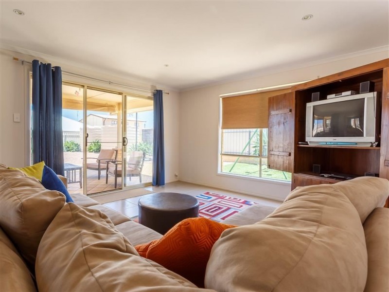 1 Islesworth Street, North Beach SA 5556