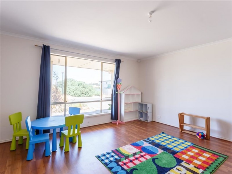 1 Islesworth Street, North Beach SA 5556