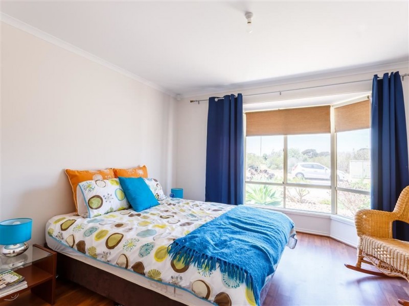 1 Islesworth Street, North Beach SA 5556