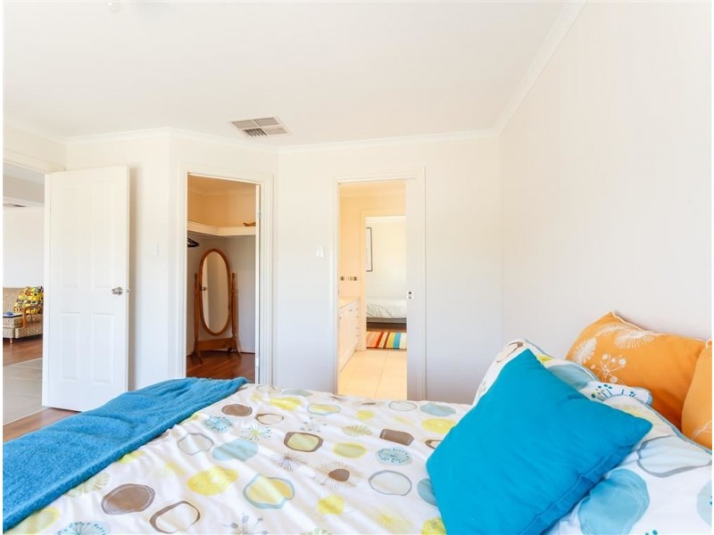 1 Islesworth Street, North Beach SA 5556