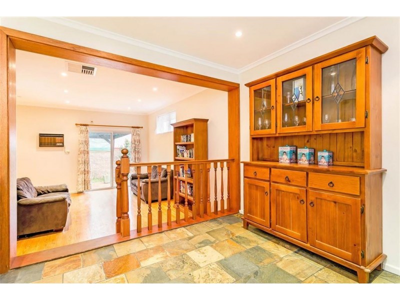 16 Dundee Road, Modbury SA 5092