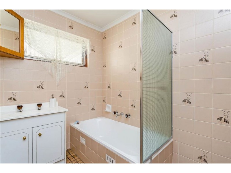 2 Angus Court, Renown Park SA 5008