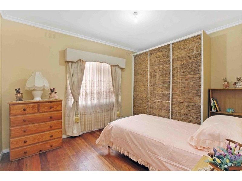 8 Rosemary Drive, Lalor VIC 3075