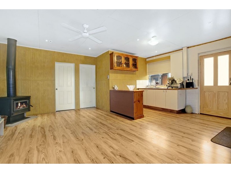 8 Rosemary Drive, Lalor VIC 3075