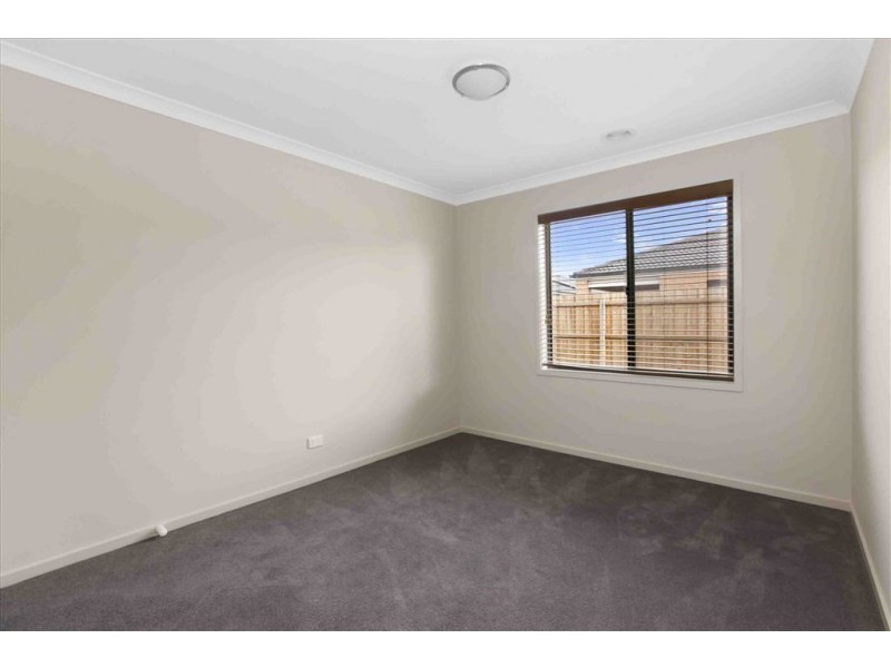 43 Maidenhair Drive, Wallan VIC 3756