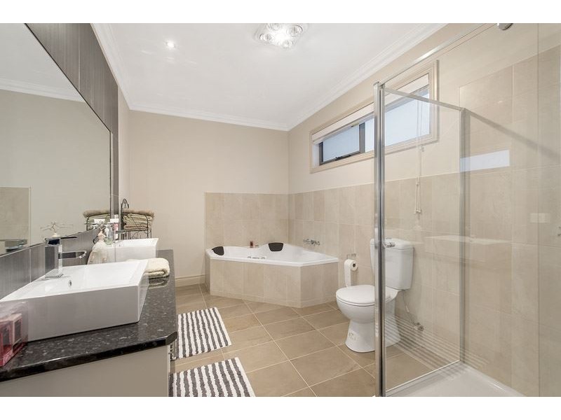 10 Petal Court, South Morang VIC 3752
