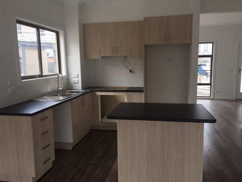 1/19 Positano Way, Lalor VIC 3075