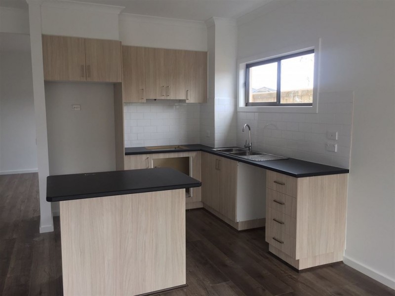 1/19 Positano Way, Lalor VIC 3075