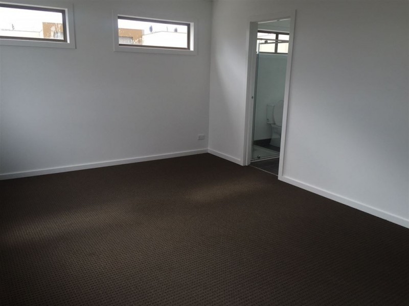 2/19 Positano Avenue, Lalor VIC 3075