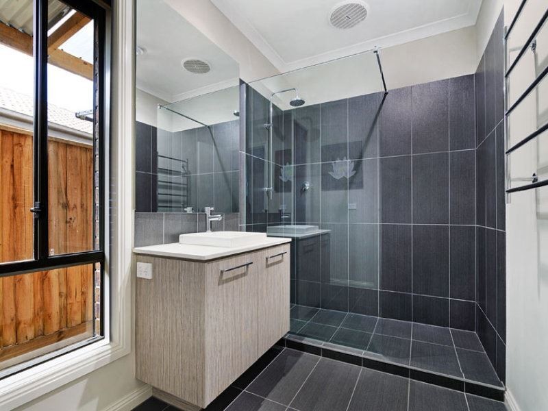 8 Treeview Drive, South Morang VIC 3752