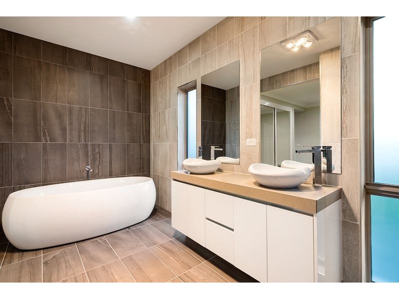 90 Gammage Boulevard, Epping VIC 3076