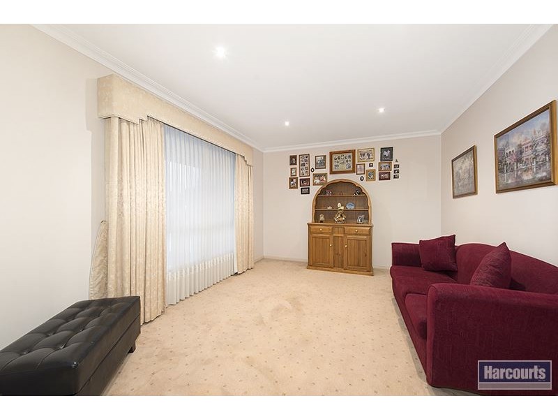 42 Peugeot Pursuit, Mill Park VIC 3082