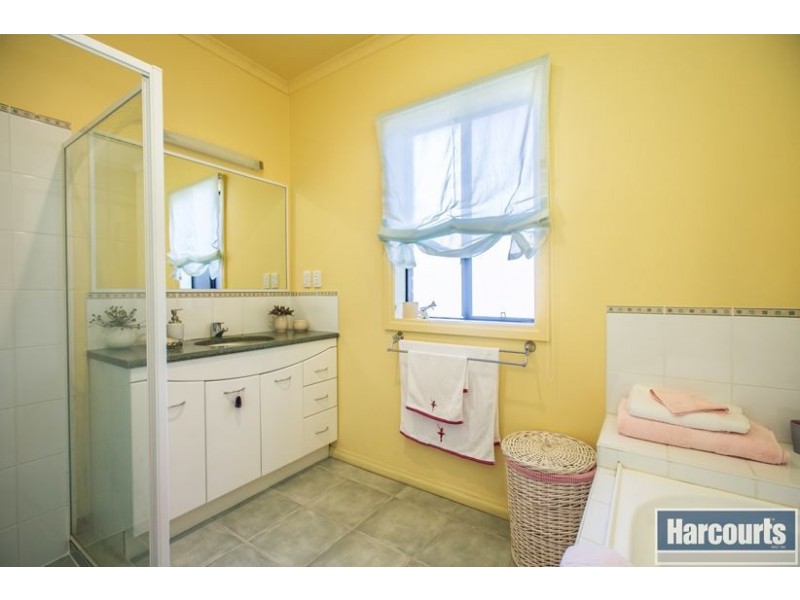 4 Valley View Court, South Morang VIC 3752