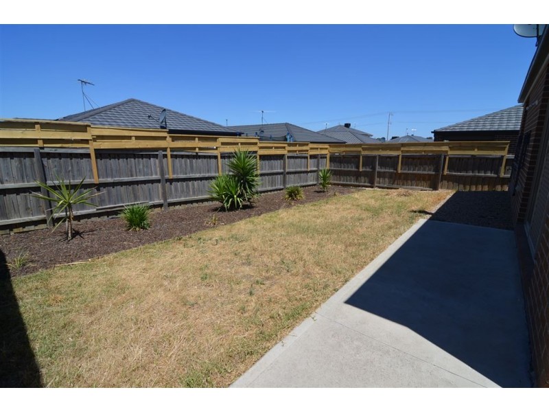 4 Piccadilly Circuit, Doreen VIC 3754